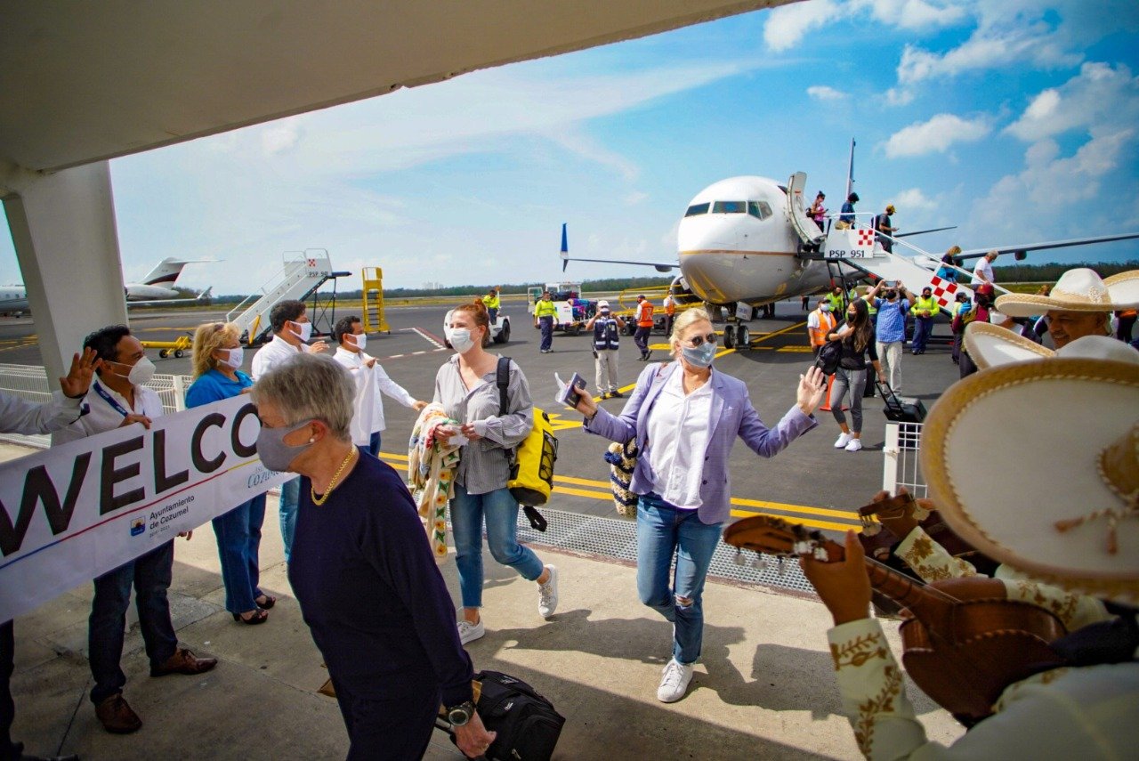 Llega el primer vuelo de la ruta Los Ángeles-Cozumel | Cancún Mío