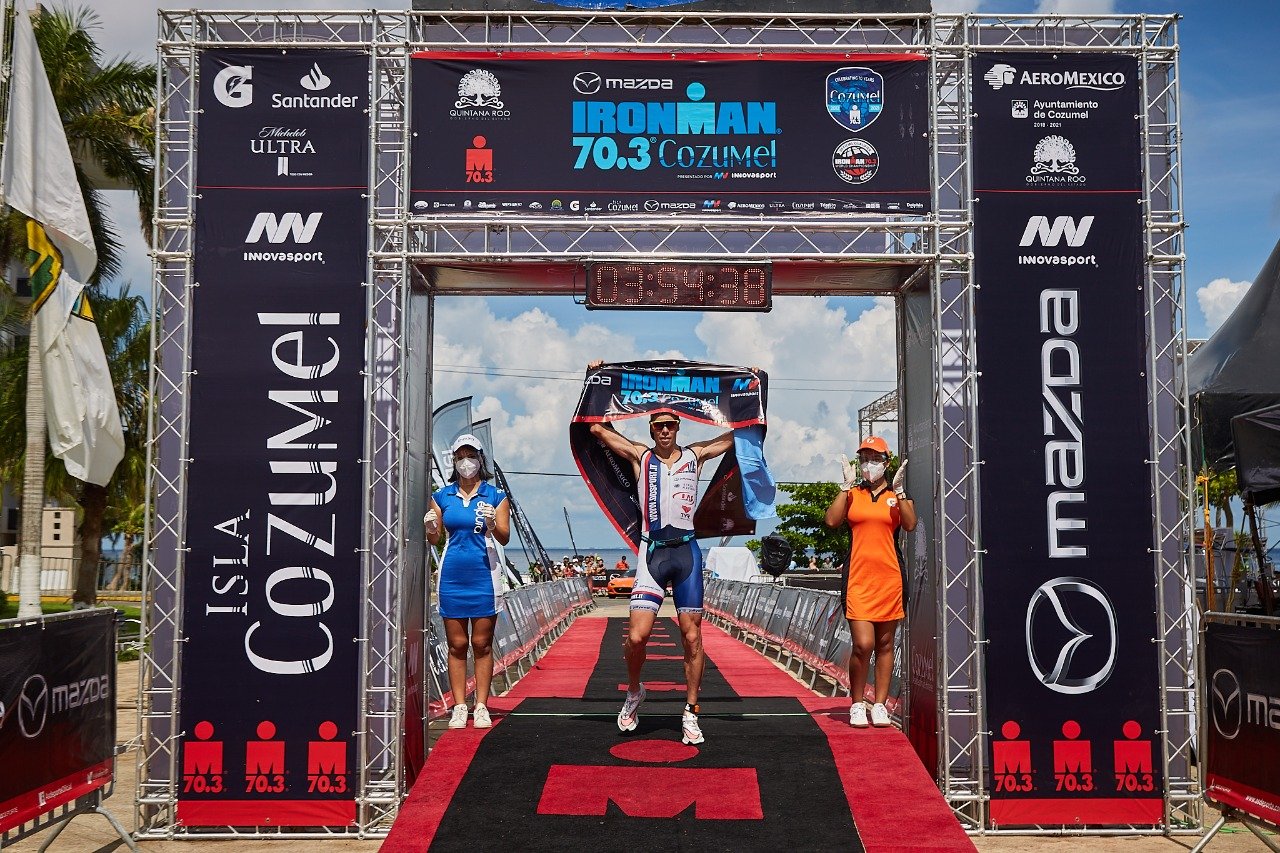 Por primera vez en 10 años mexicana gana el Ironman 70.3 | Cancún Mío