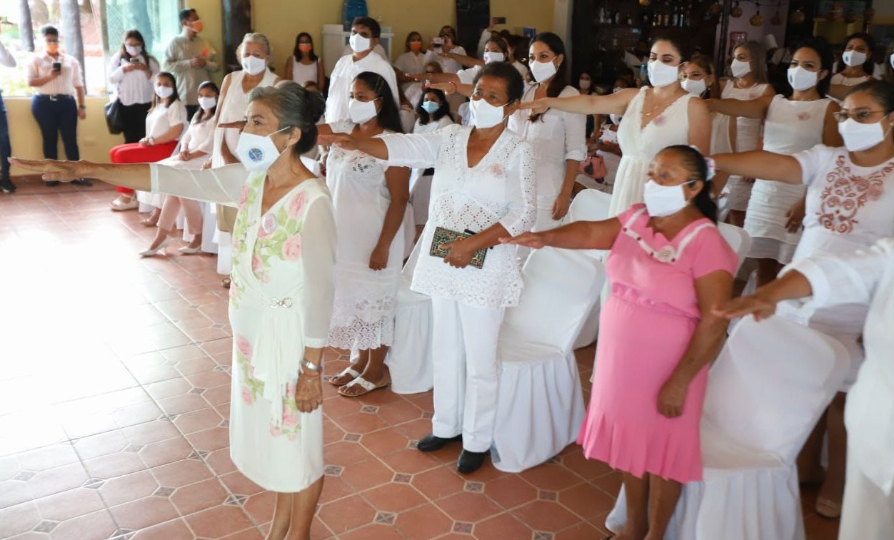 Toma protesta la presidenta del DIF en Puerto Morelos | Cancún Mío