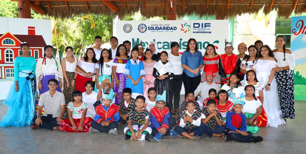 Presentan estudiantes del DIF en Solidaridad obra de teatro | Cancún Mío