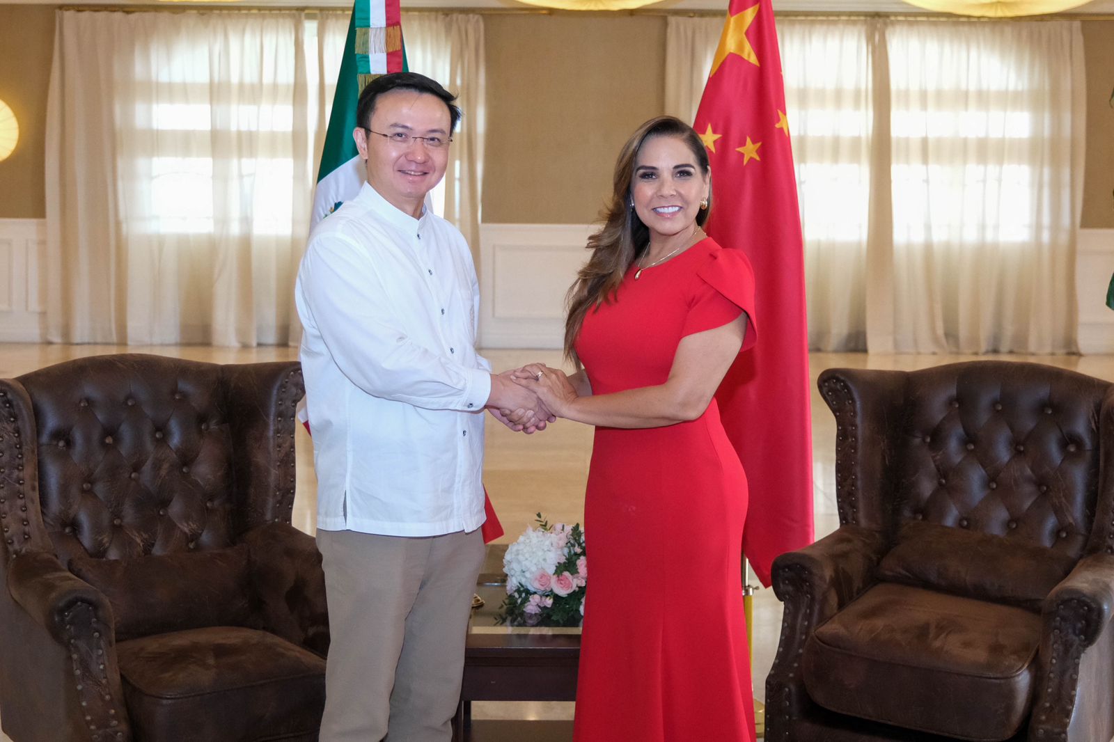 Mara Lezama se reúne con embajador de China para fortalecer turismo